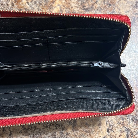 Plain Red Wallet - Picture 3 of 3